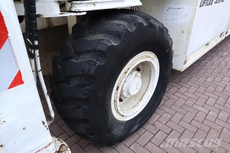 Liftlux SL320-30DS Diesel, 4x4 Drive, 34m Working Height, Žirkliniai keltuvai