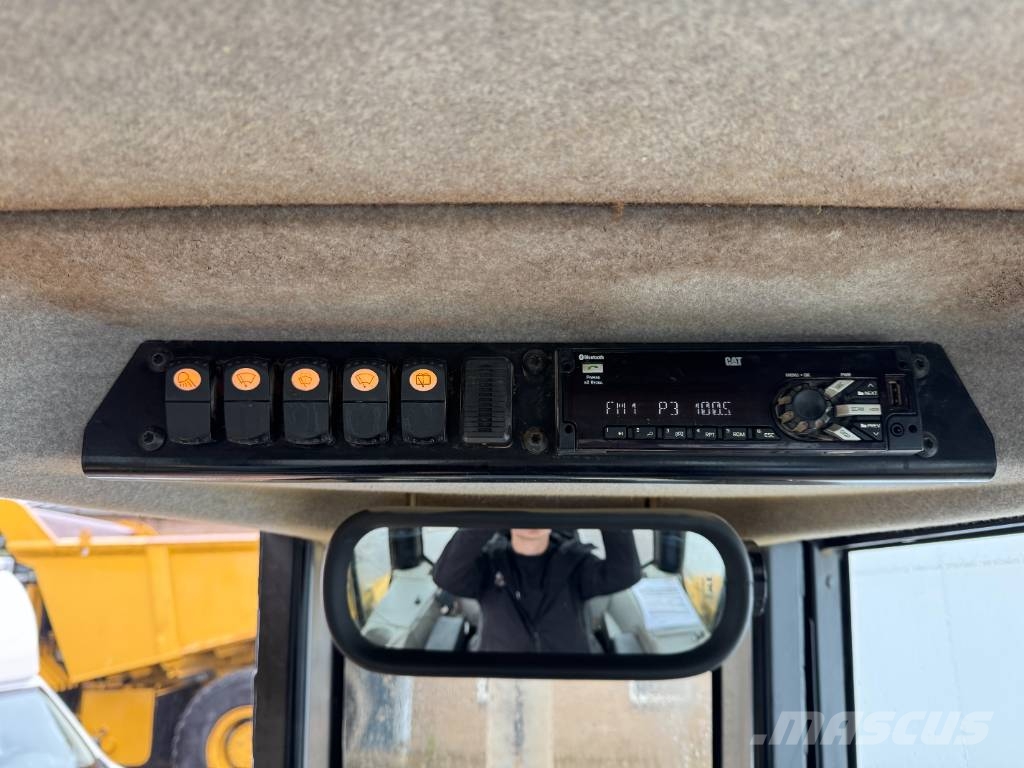 CAT D6N LGP - German Machine / Folding Blade 크롤러 도저