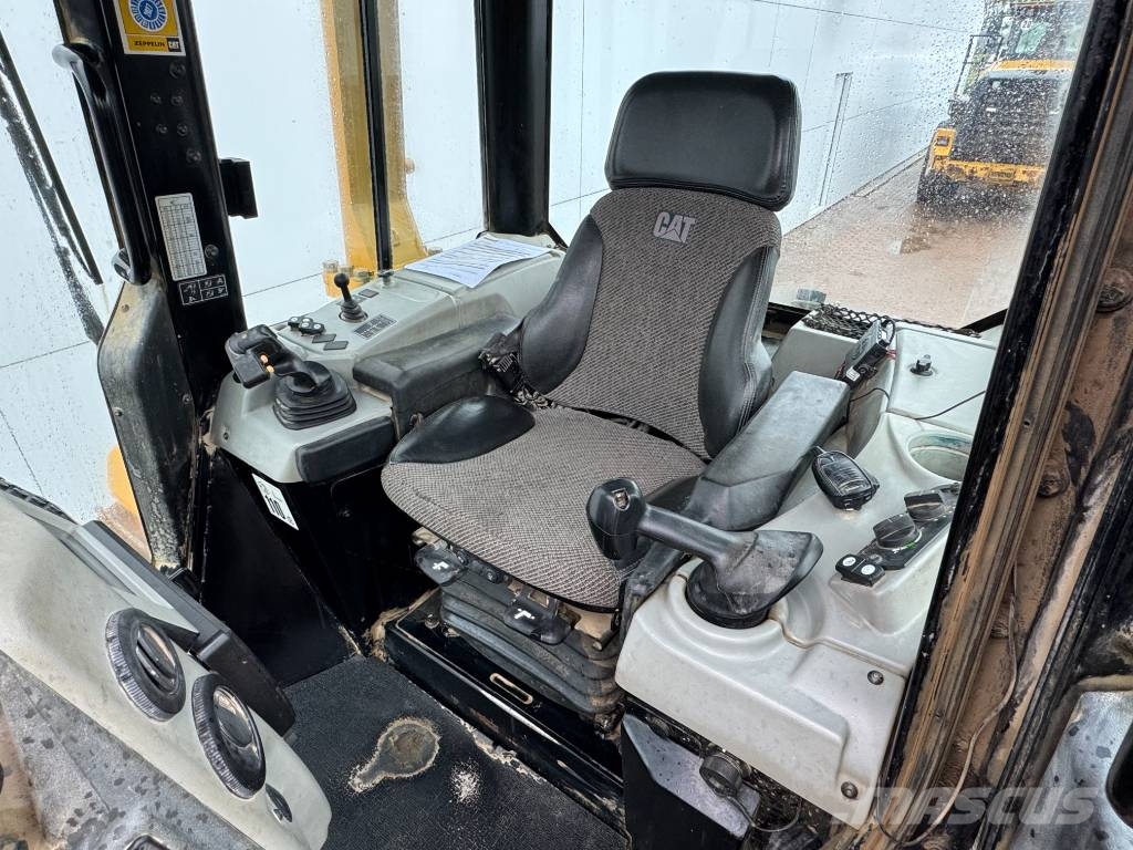 CAT D6N LGP - German Machine / Folding Blade 크롤러 도저
