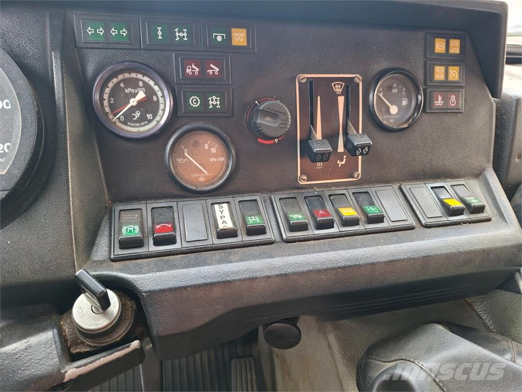 Tatra T815-260S43.19.255 4X4.1 Kamioni-šasije