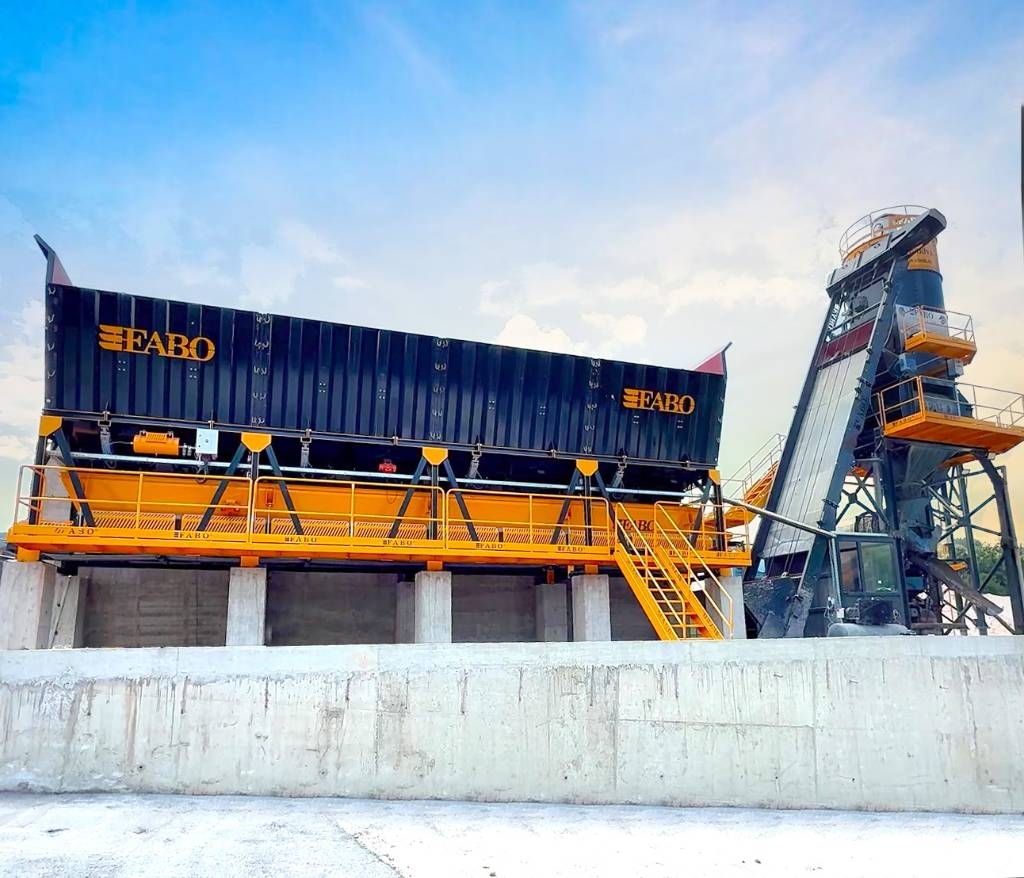 Fabo CENTRALE À BÉTON COMPACTE À GODET 60 M3/H خلاطات خرسانة