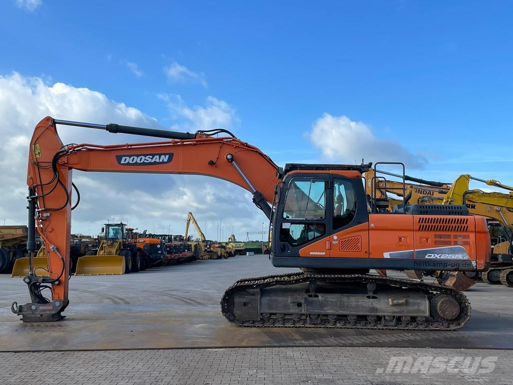 Doosan DX255LC-5 حفارات زحافة