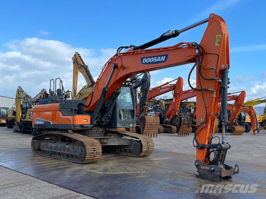 Doosan DX255LC-5 حفارات زحافة