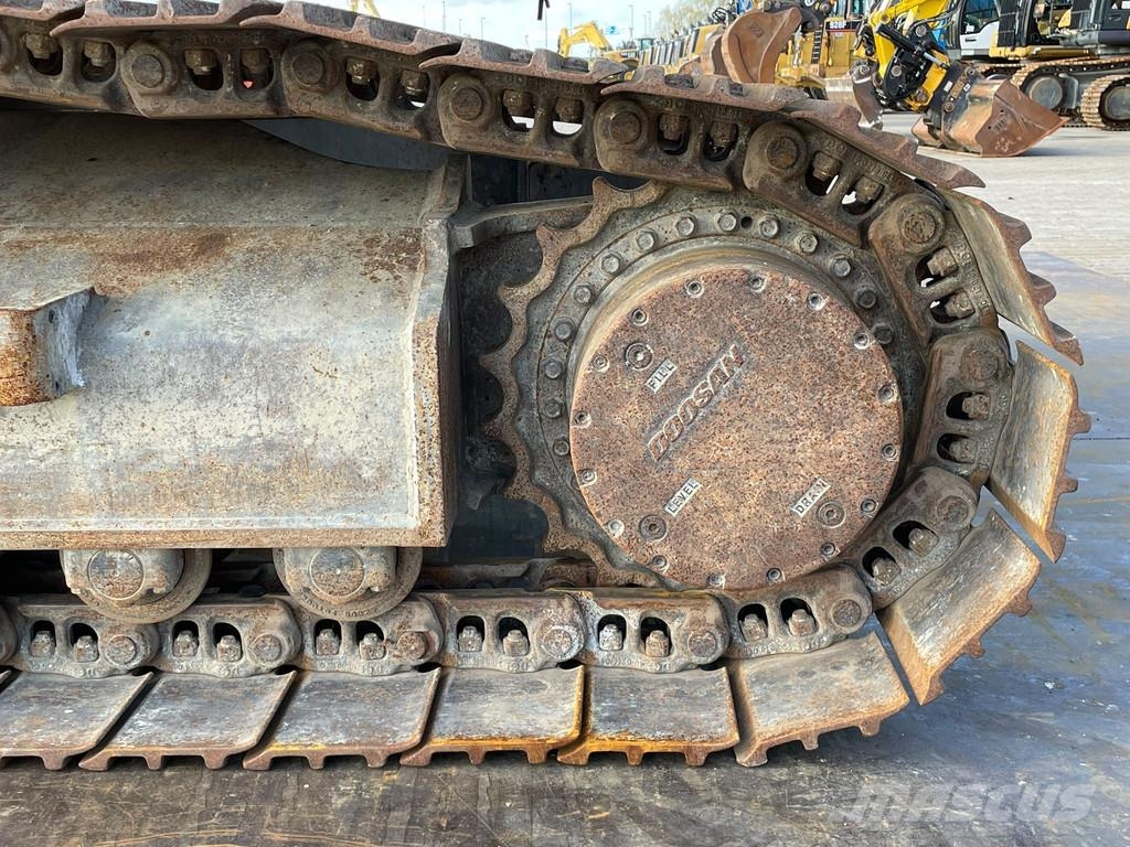 Doosan DX255LC-5 حفارات زحافة