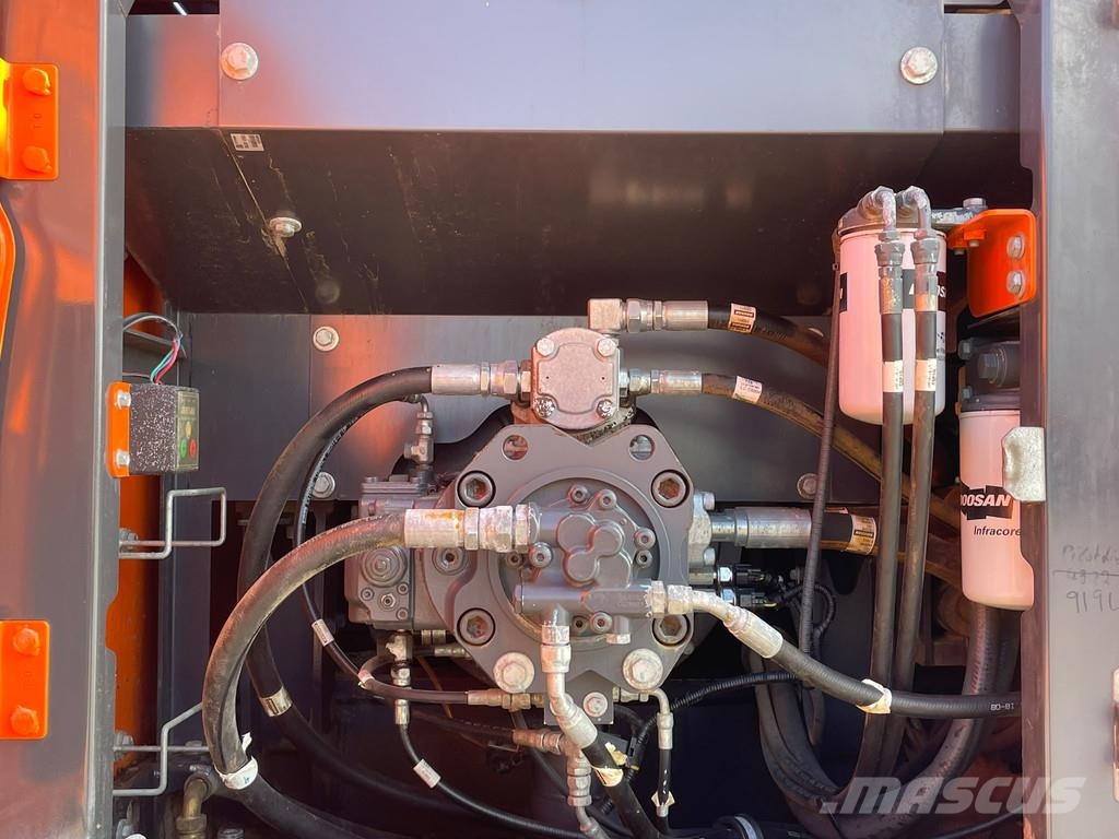 Doosan DX255LC-5 حفارات زحافة
