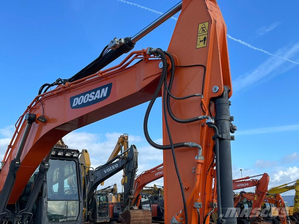 Doosan DX255LC-5 حفارات زحافة