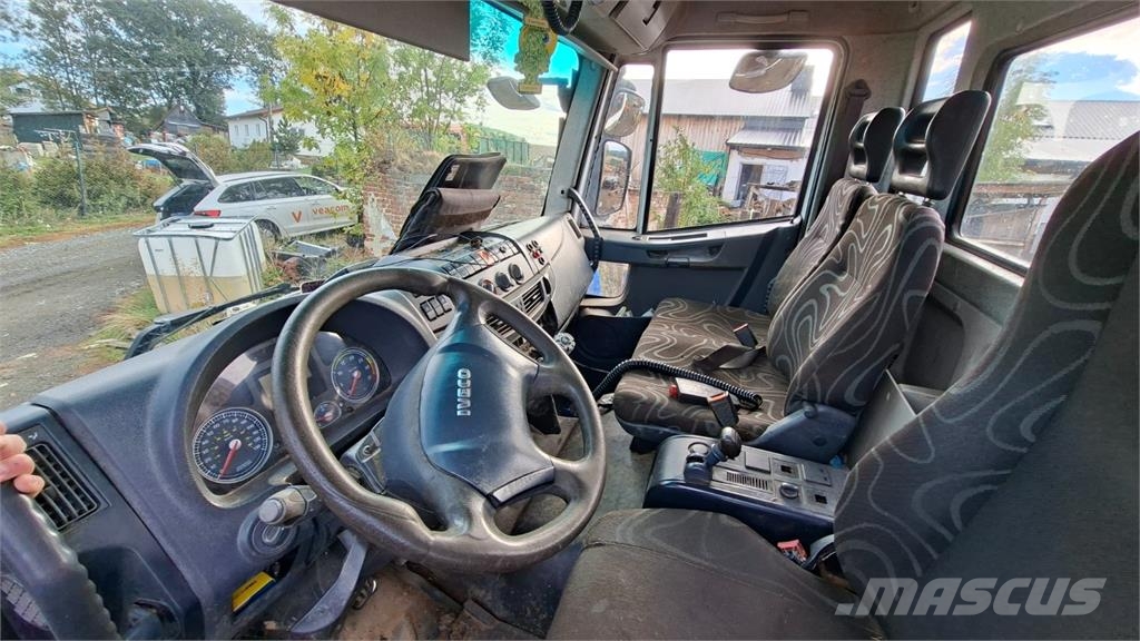 Iveco EUROCARGO ML 180E25 + HR ATLAS 75.2 Chassis Caminhões Cabine