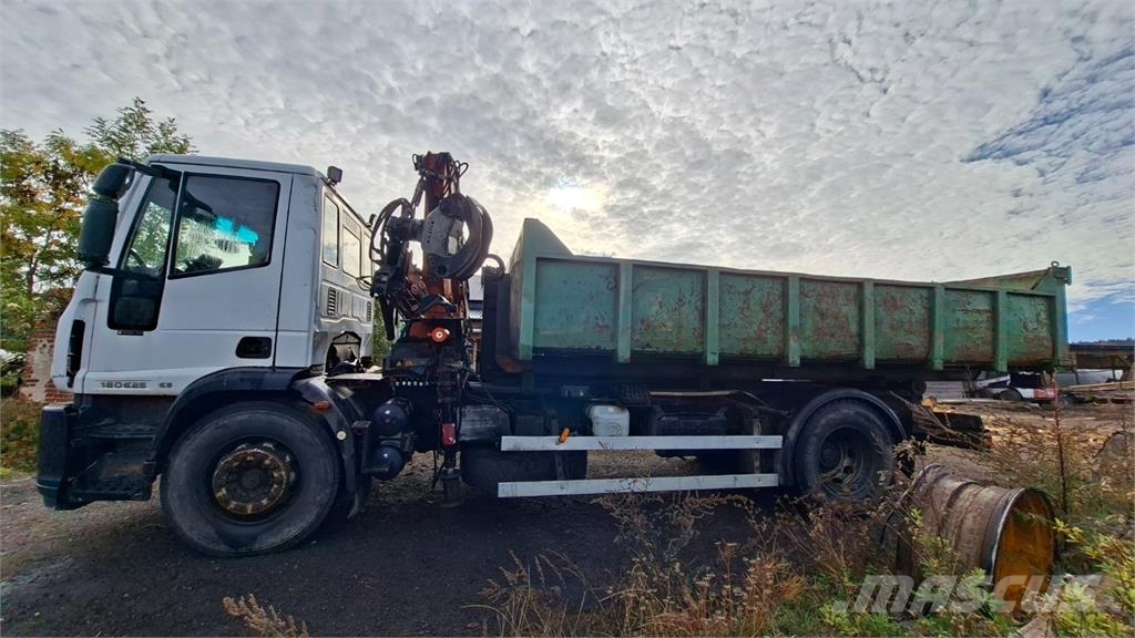 Iveco EUROCARGO ML 180E25 + HR ATLAS 75.2 Chassis Caminhões Cabine