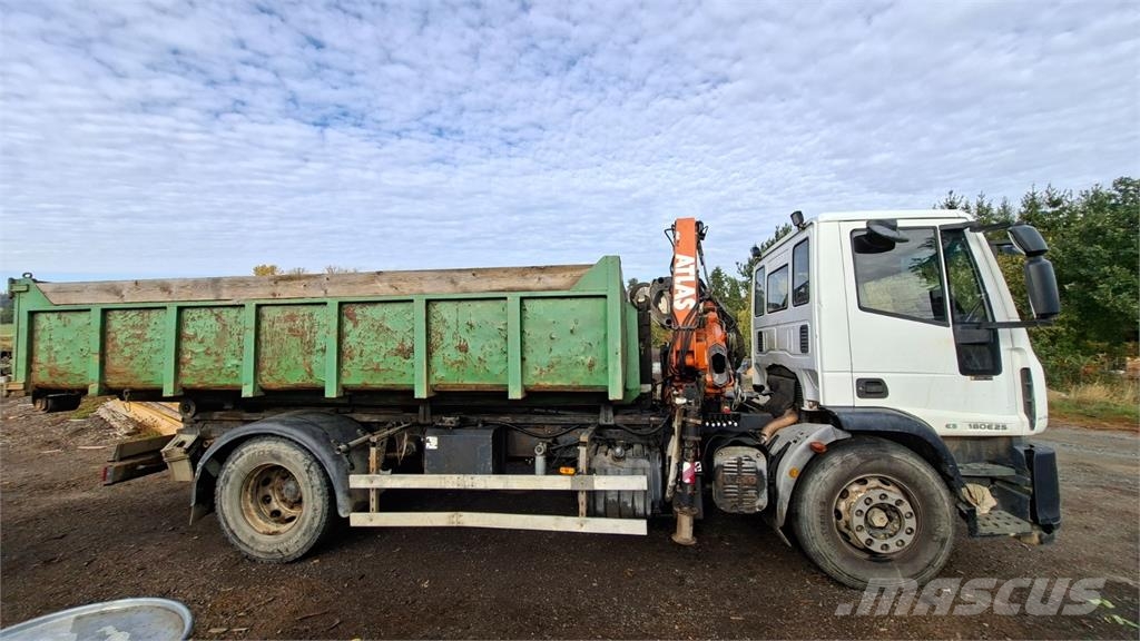 Iveco EUROCARGO ML 180E25 + HR ATLAS 75.2 Chassis Caminhões Cabine
