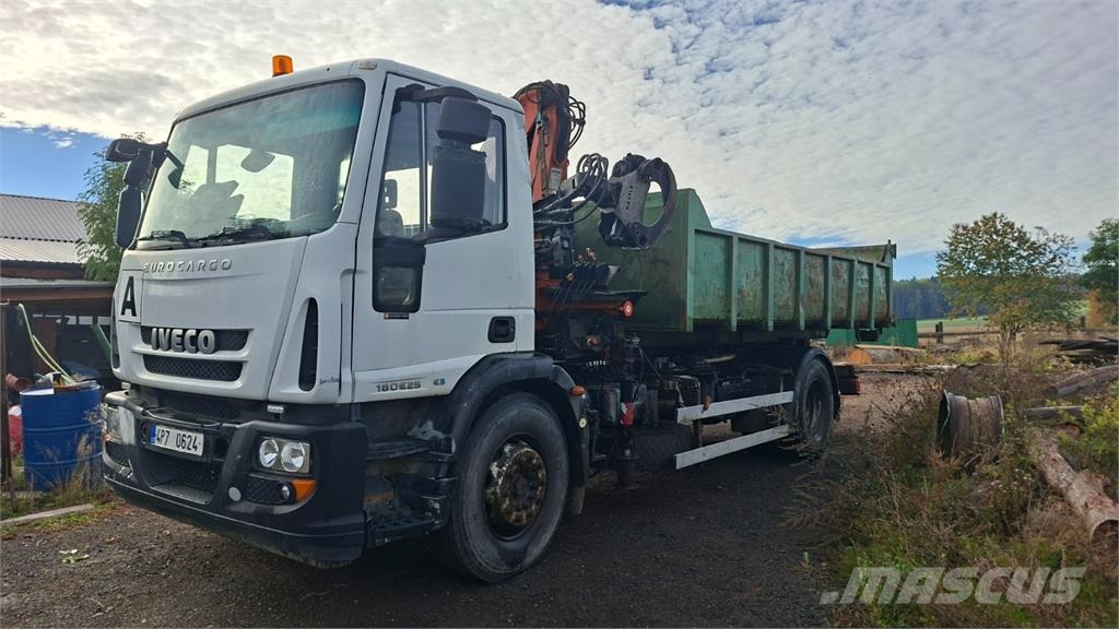 Iveco EUROCARGO ML 180E25 + HR ATLAS 75.2 Chassis Caminhões Cabine