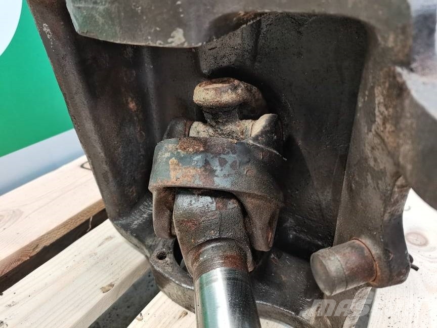 Massey Ferguson 3080 wheel hub Pneus, Rodas e Jantes