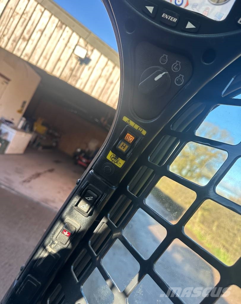 Bobcat T450 Skid steer loaders