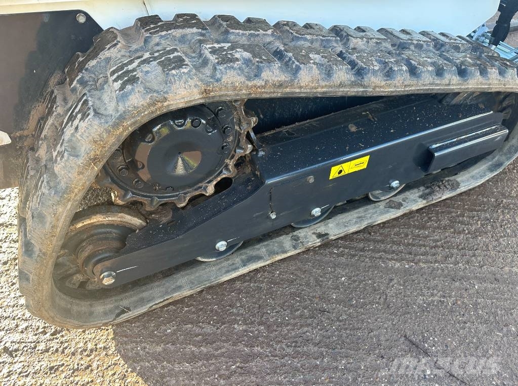 Bobcat T450 Skid steer loaders