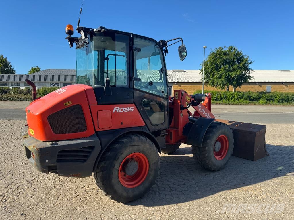 Kubota R085 轮式装载机