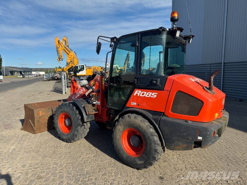 Kubota R085 轮式装载机