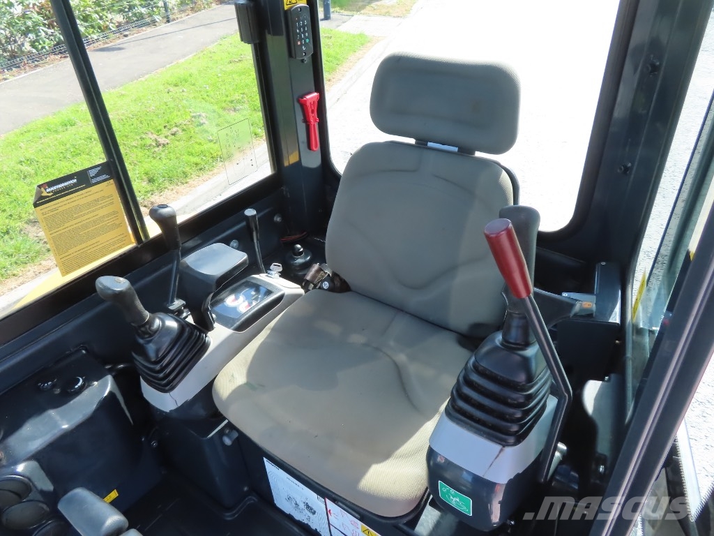 Komatsu PC 26 MR-3 小型挖掘机