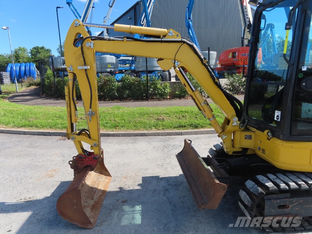 Komatsu PC 26 MR-3 小型挖掘机