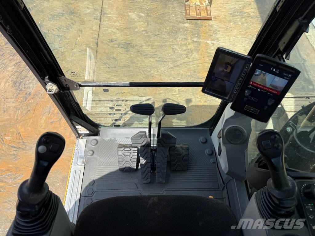 CAT 313GC - 360° Camera / Hammer lines Pásová rýpadla