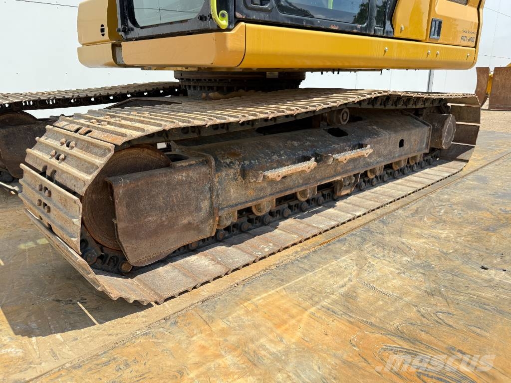 CAT 313GC - 360° Camera / Hammer lines Pásová rýpadla