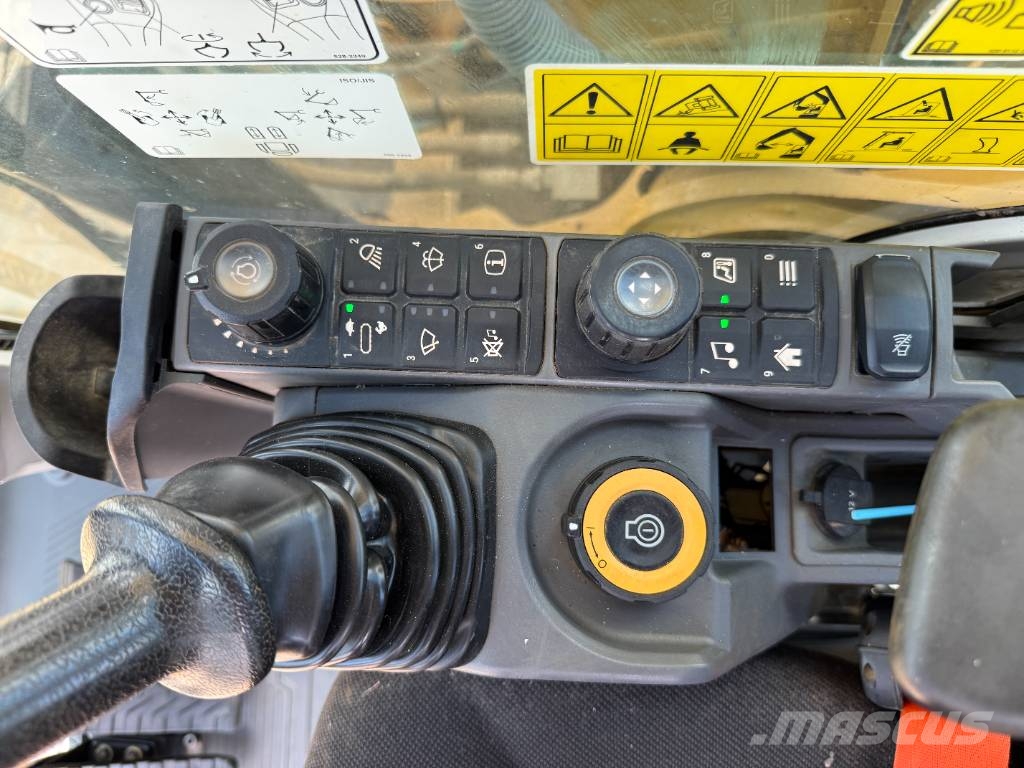 CAT 313GC - 360° Camera / Hammer lines Pásová rýpadla