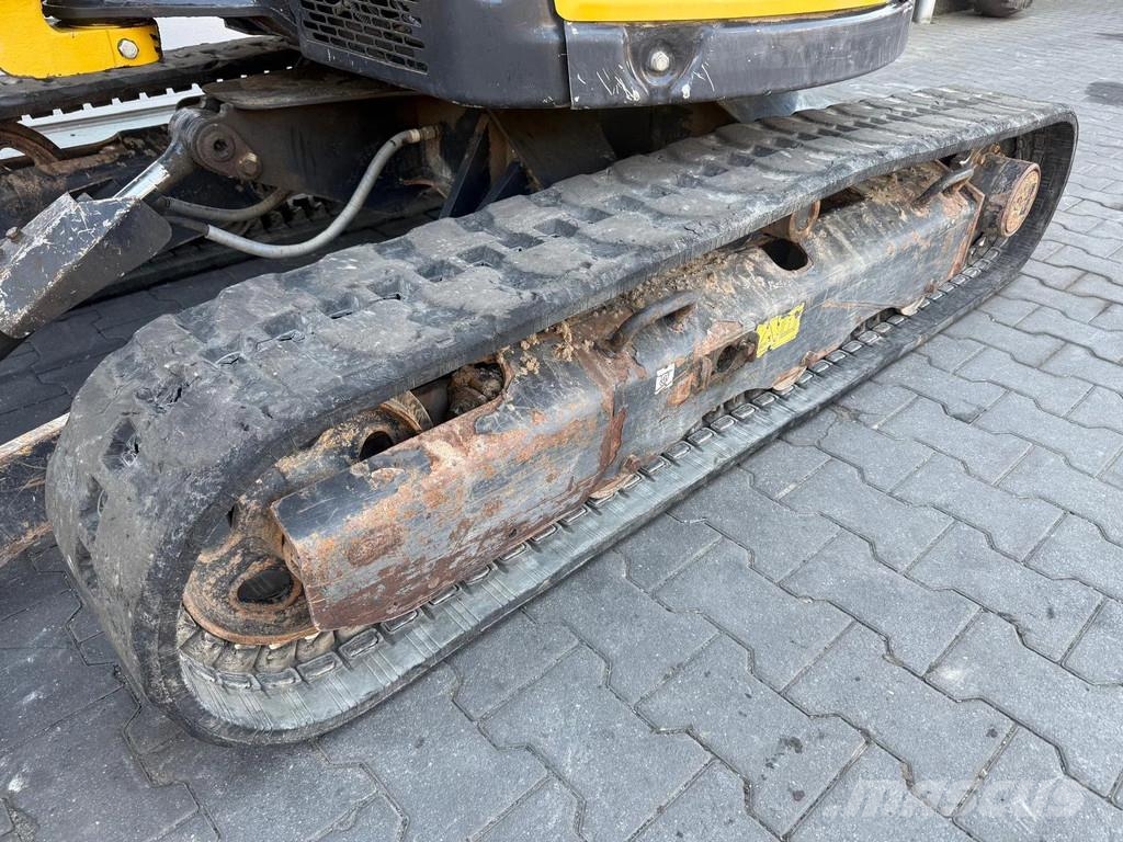 Yanmar Vio26-6 حفارات صغيرة أقل من 7 طن (حفارات صغيرة)