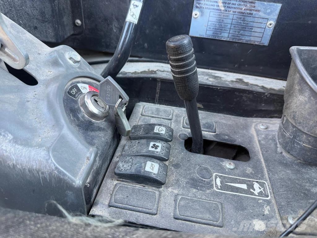 Yanmar Vio26-6 حفارات صغيرة أقل من 7 طن (حفارات صغيرة)