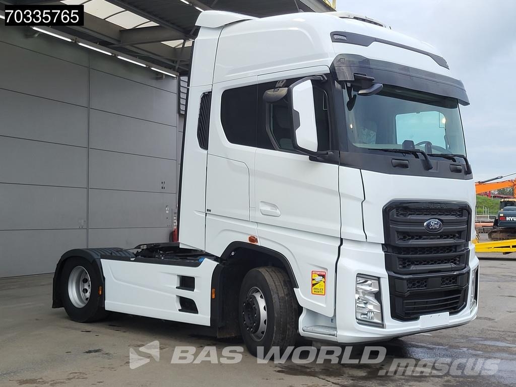 Ford F-Max 500 4X2 Retarder 2x Tanks Standklima Navi AC Tractor Units