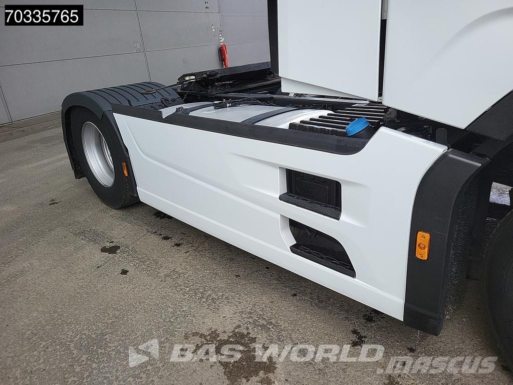 Ford F-Max 500 4X2 Retarder 2x Tanks Standklima Navi AC Tractor Units