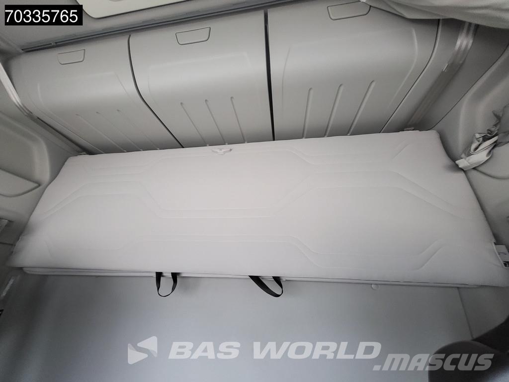 Ford F-Max 500 4X2 Retarder 2x Tanks Standklima Navi AC Tractor Units