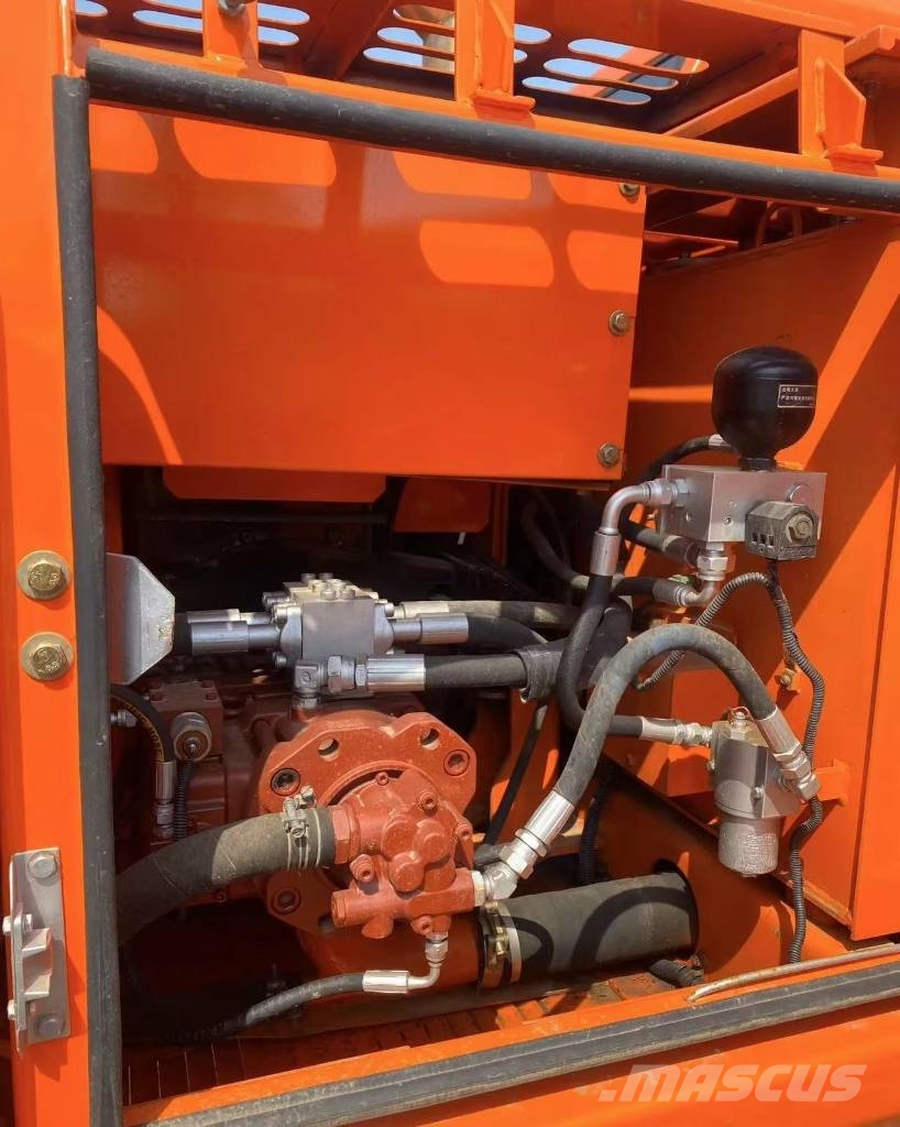 Doosan DH 150 Гусеничные экскаваторы