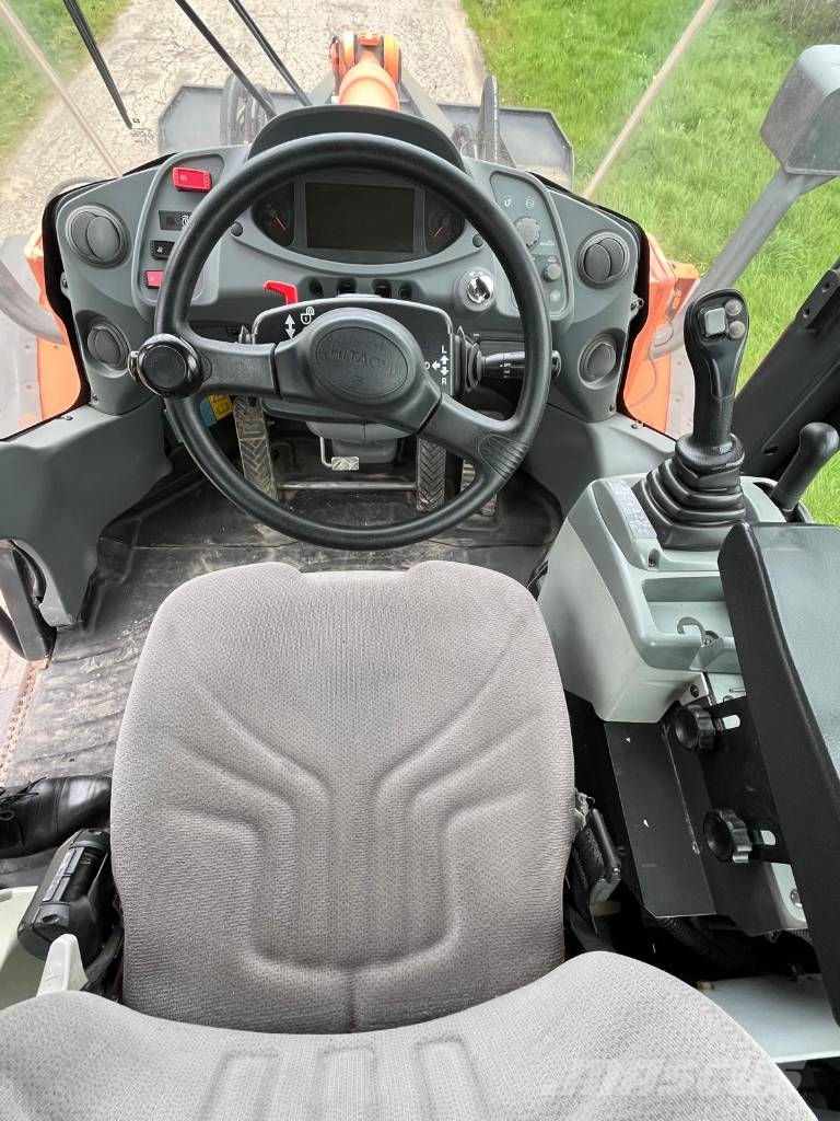 Hitachi ZW250-6 Kolesni nakladalci