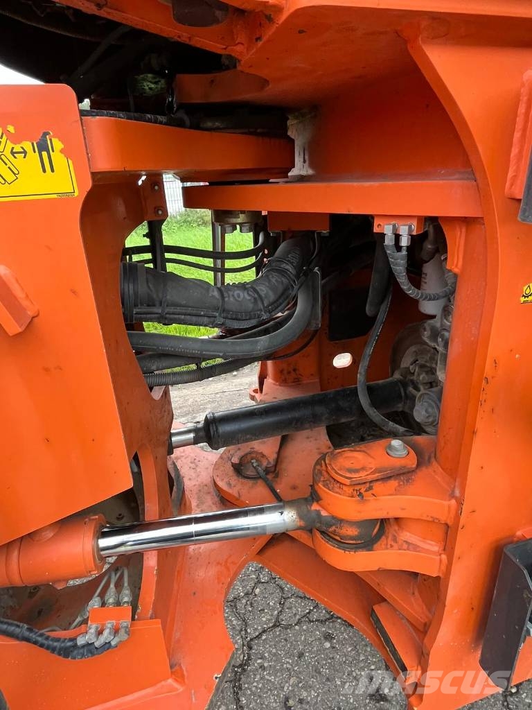 Hitachi ZW250-6 Kolesni nakladalci