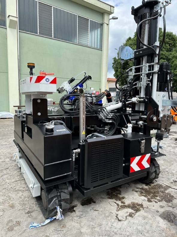 Turchi 260F solar pile driver Martelli idraulici per pali