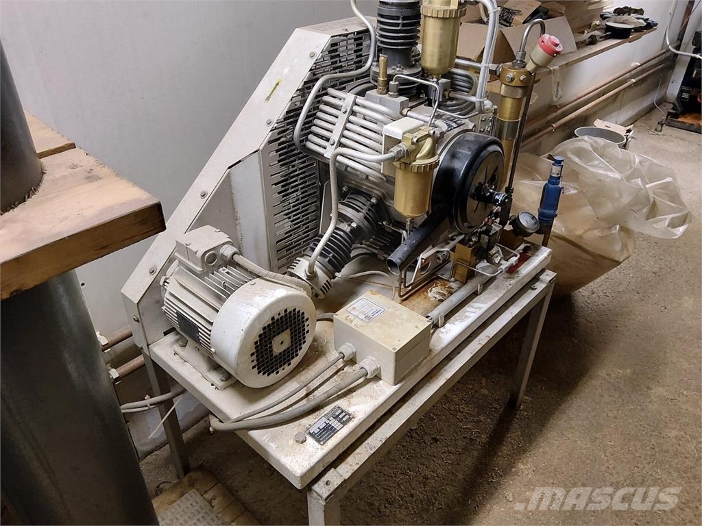 Wärtsilä 4R22 moottori + 0,8 MW Generaattori Dieselgeneraattorit
