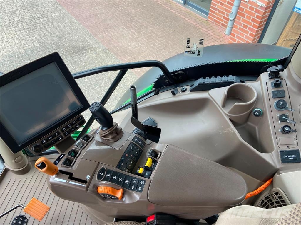 John Deere 6175R Tractoren