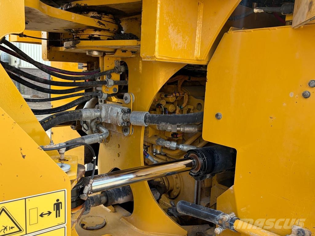 CAT 966M - 24T - Wheel Loader - CE - Rear Camera - Air Фронтальные погрузчики