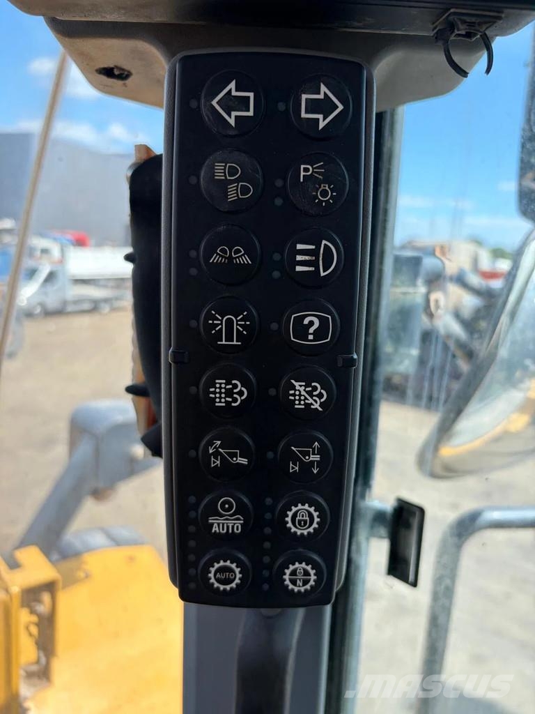 CAT 966M - 24T - Wheel Loader - CE - Rear Camera - Air Фронтальные погрузчики