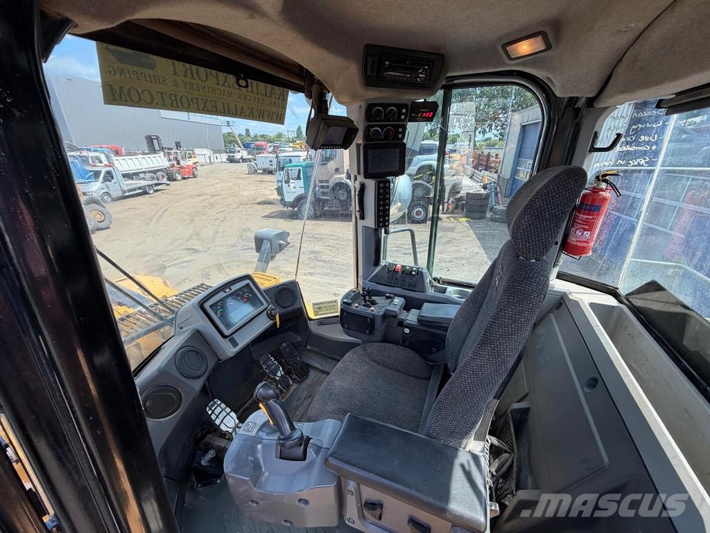 CAT 966M - 24T - Wheel Loader - CE - Rear Camera - Air Фронтальные погрузчики