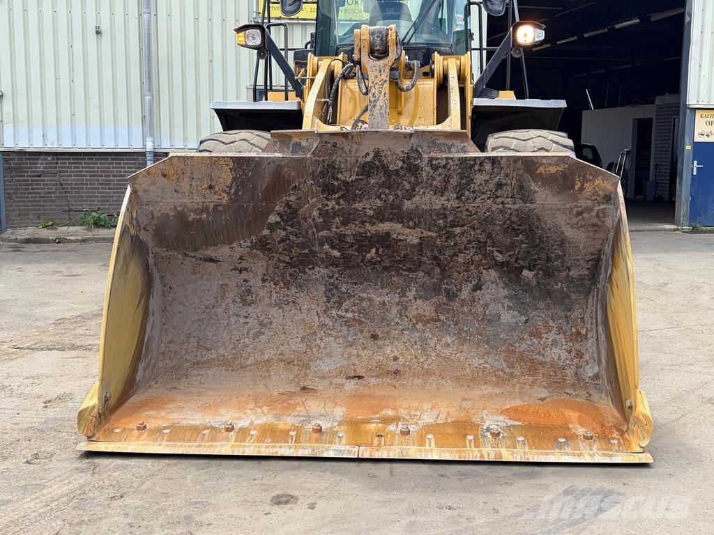 CAT 966M - 24T - Wheel Loader - CE - Rear Camera - Air Фронтальные погрузчики
