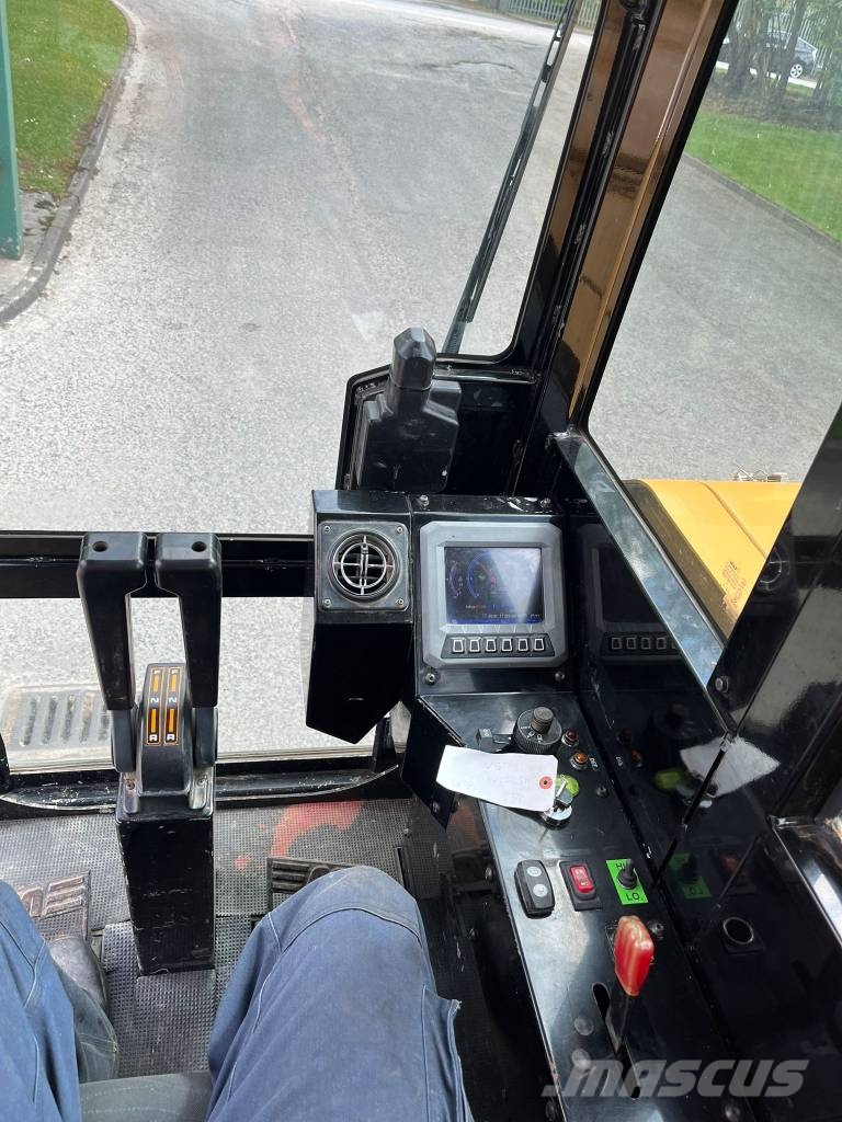 Morooka MST2200VD Damperi na gusenice