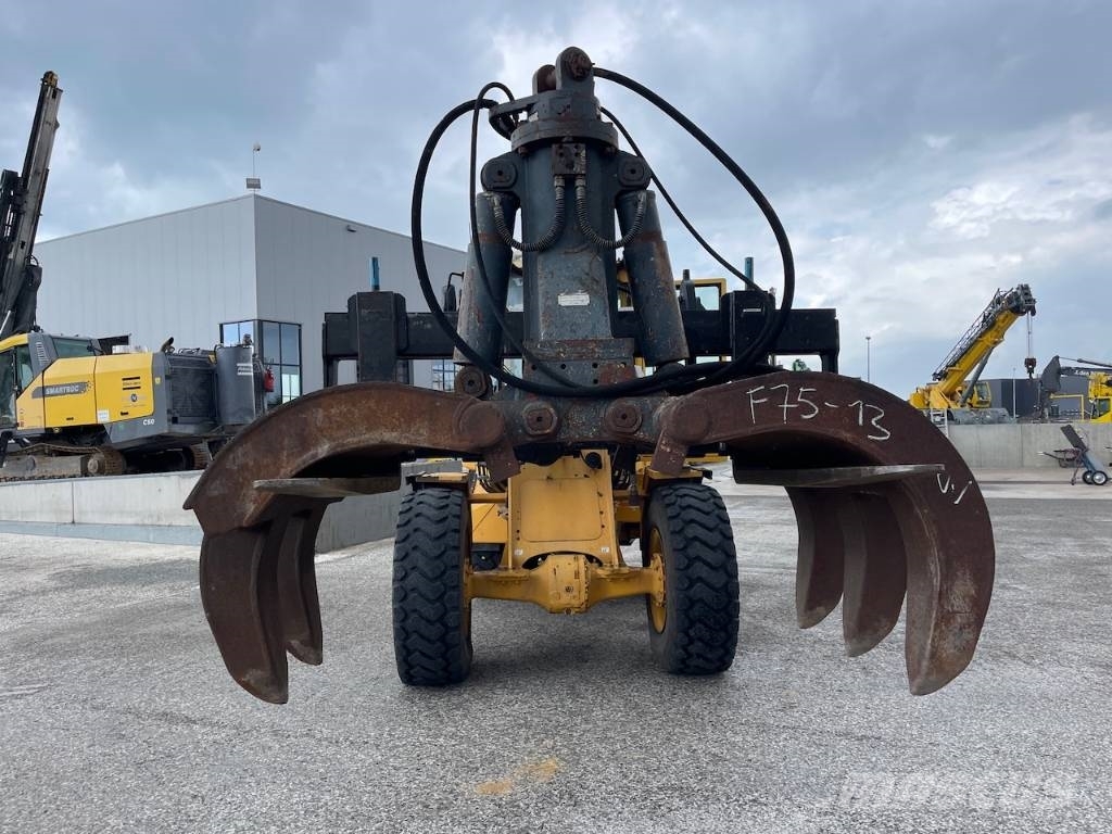 Korten 1200 Bomen grijper / Tree clamp Garras