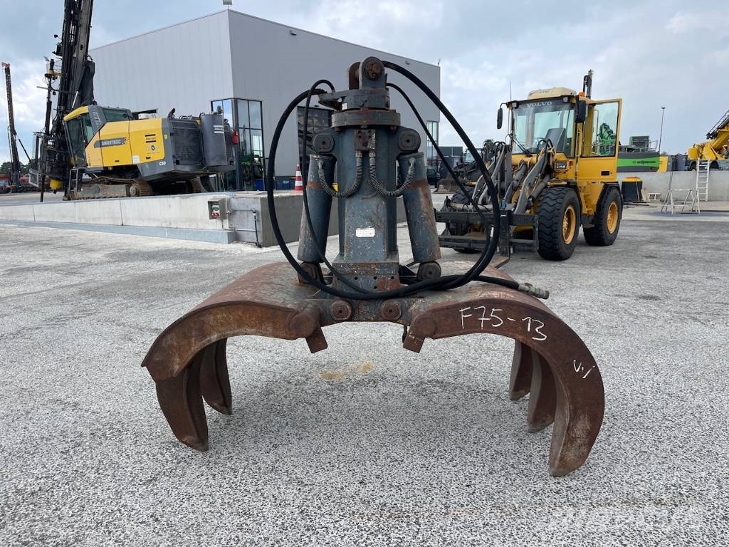 Korten 1200 Bomen grijper / Tree clamp Garras