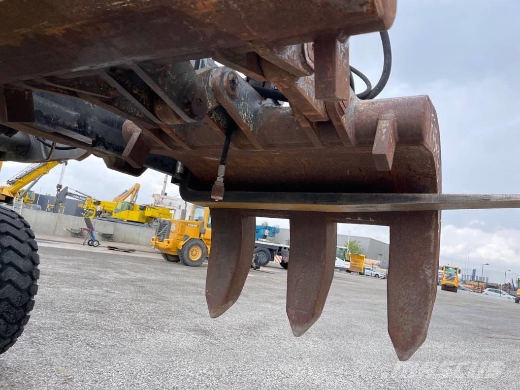 Korten 1200 Bomen grijper / Tree clamp Garras
