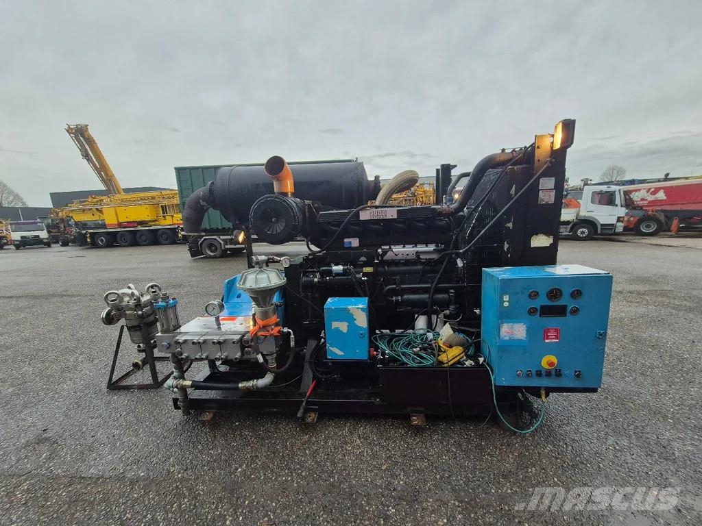 Perkins 2000serie + high pressure waterpump 1000bar Pumpe za vodu