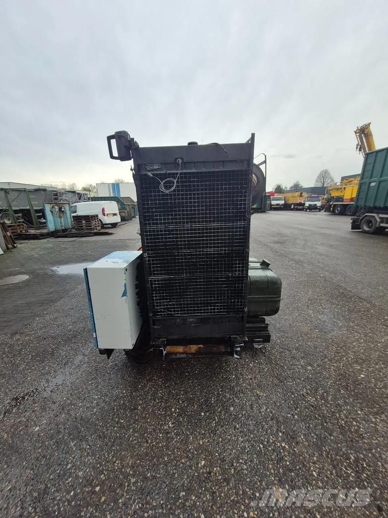 Perkins 2000serie + high pressure waterpump 1000bar Pumpe za vodu