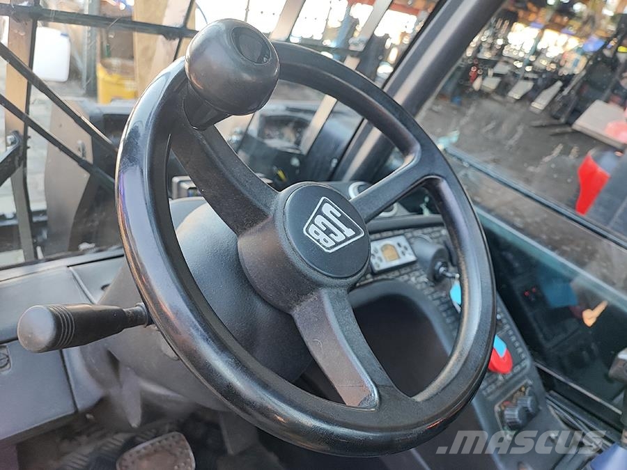 JCB TLT35D مناولات متداخلة