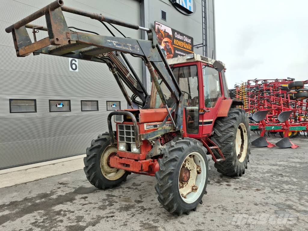 International 844 xl Τρακτέρ
