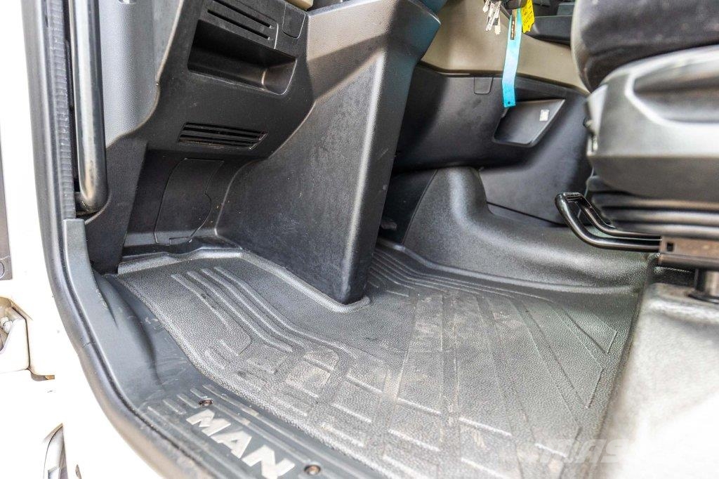 MAN TGX 18.510 BLS - INTARDER Vetopöytäautot