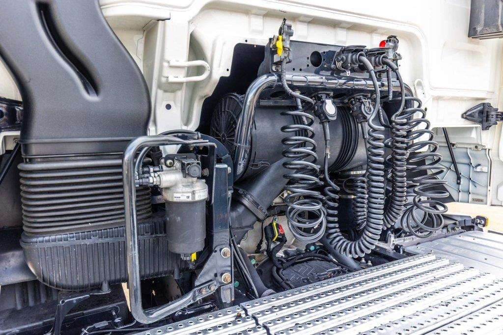 MAN TGX 18.510 BLS - INTARDER Vetopöytäautot