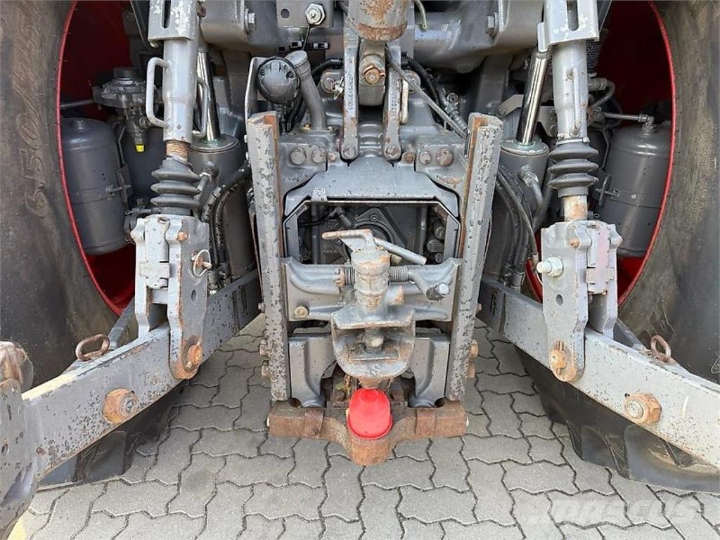 Fendt 724 Vario 拖拉机/农用车